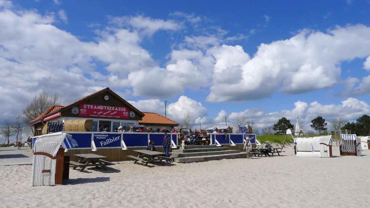 Seeblick I - Geraeumige 90Qm - Ganzes Haus - 50M Zum Naturstrand - Mit Terrasse Und Grossem Garten - Kueche Neu Glücksburg Esterno foto